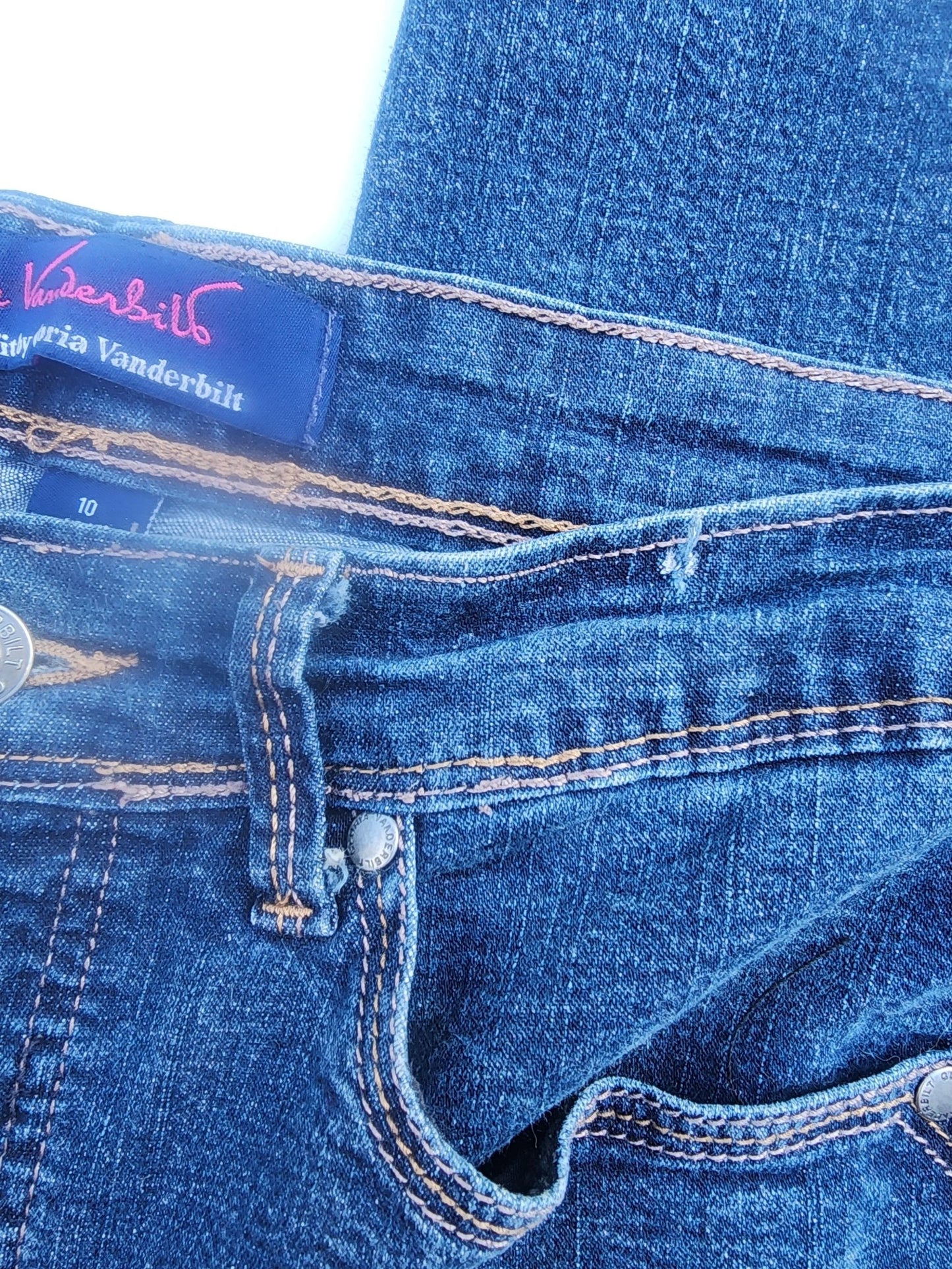 Gloria Vanderbilt Women's Blue Jeans Size 10 - I Bought a Yard Sale