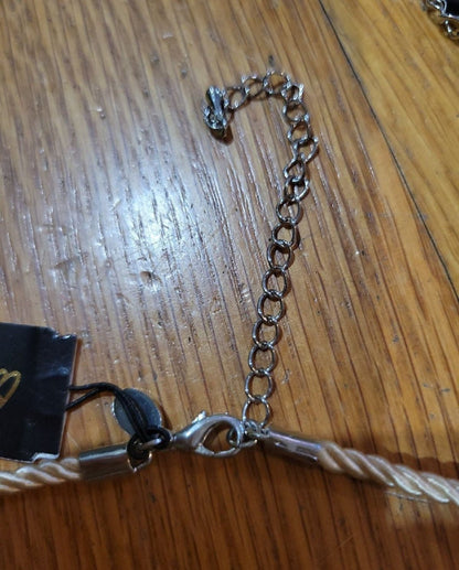 2 Necklace chokers Green and Tan - I Bought a Yard Sale