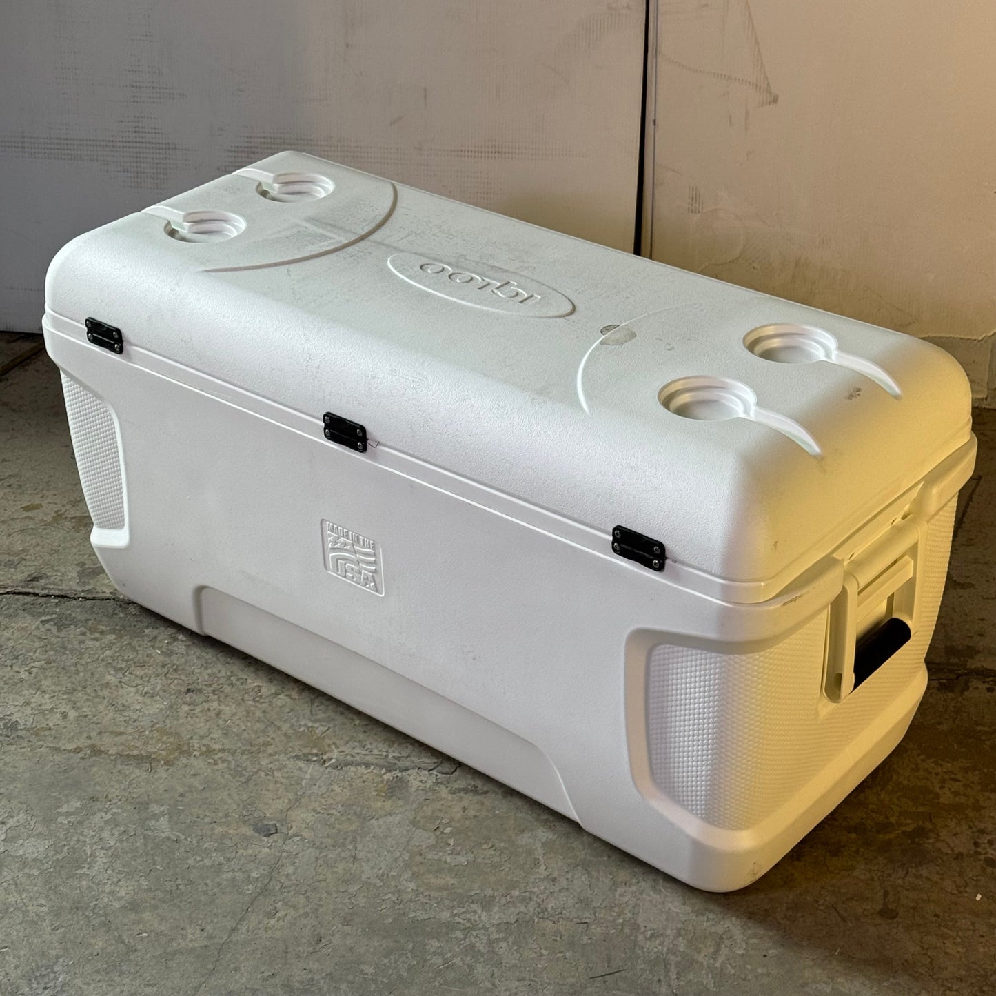 IGLOO MAXCOLD 150 QT Cooler, Marine Contour 4903322