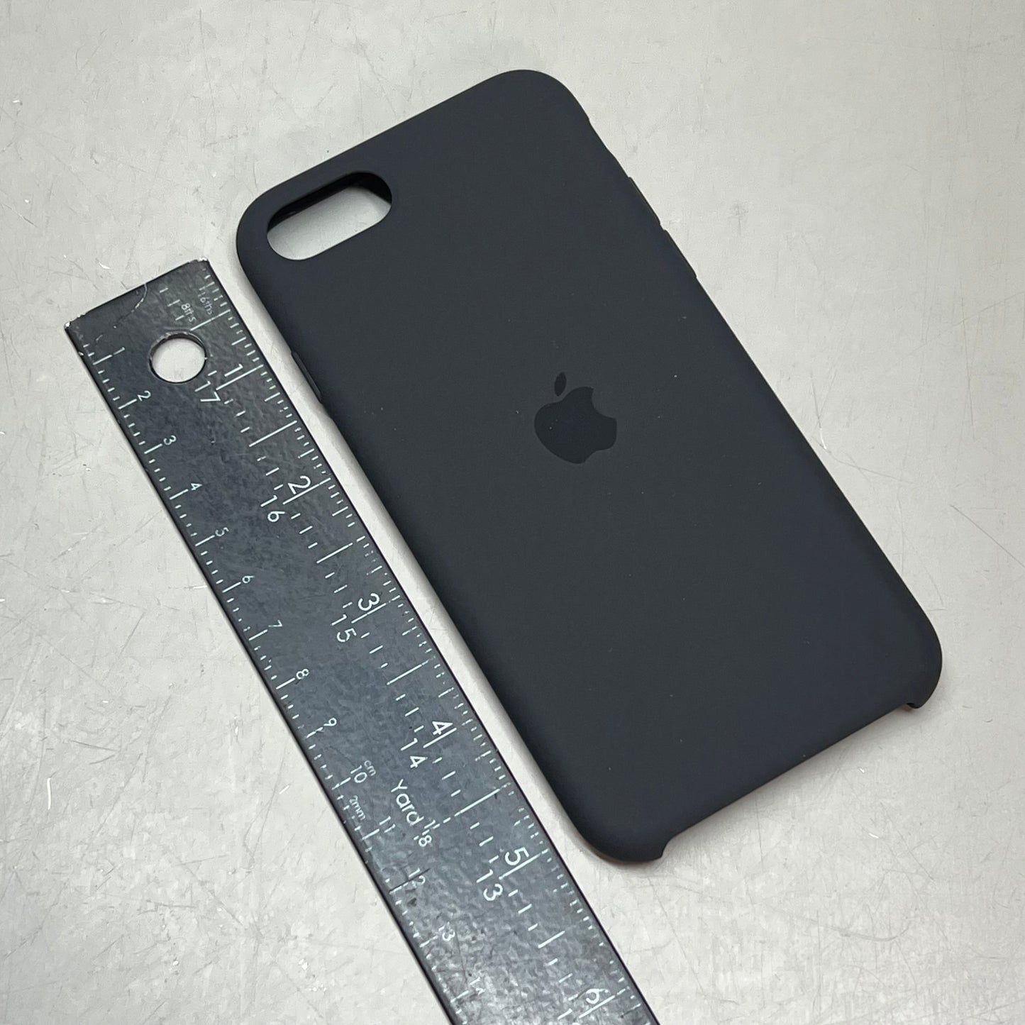 APPLE Silicone Case For Apple iPhone SE (2nd Generation) Black MXYH2M/A (Return)
