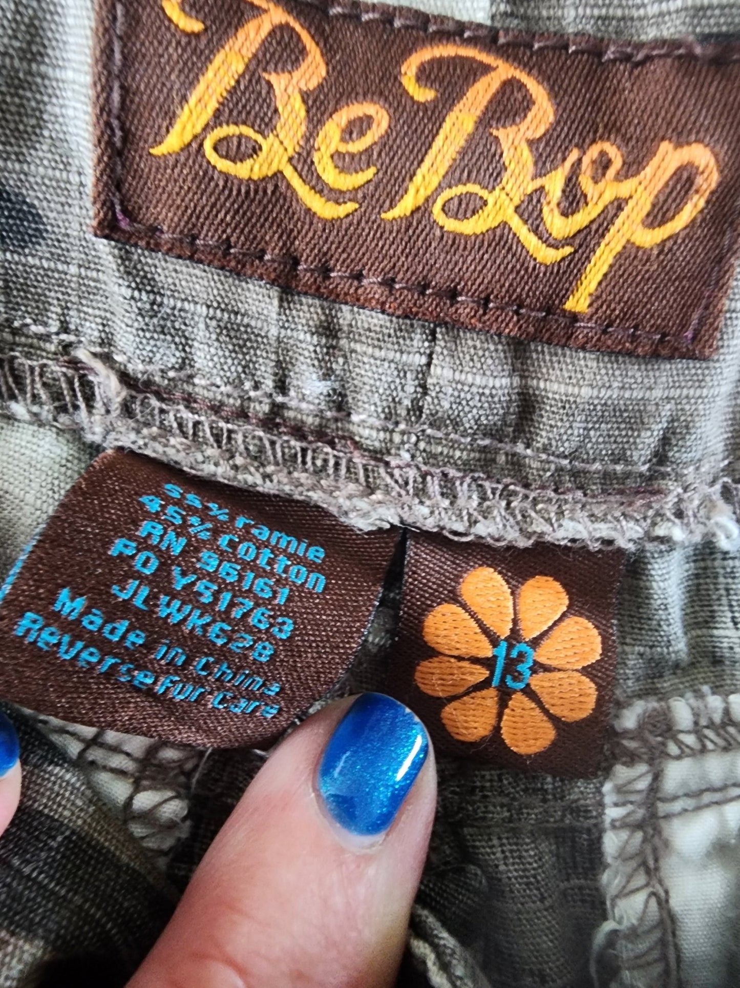 Be Bop Camo Cargo Capris Shorts Size 13 Tan Brown khaki, Camouflage - I Bought a Yard Sale