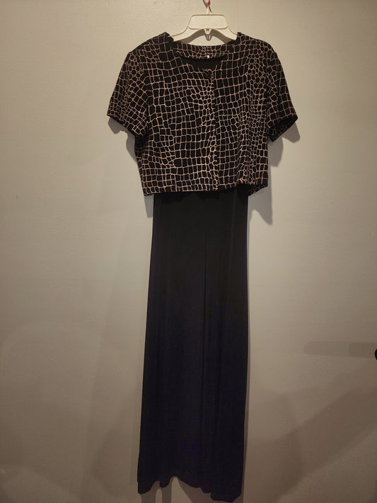 Black maxi dress paired with a short - sleeved top featuring a Giraffe Pattern M - I Bought a Yard Sale