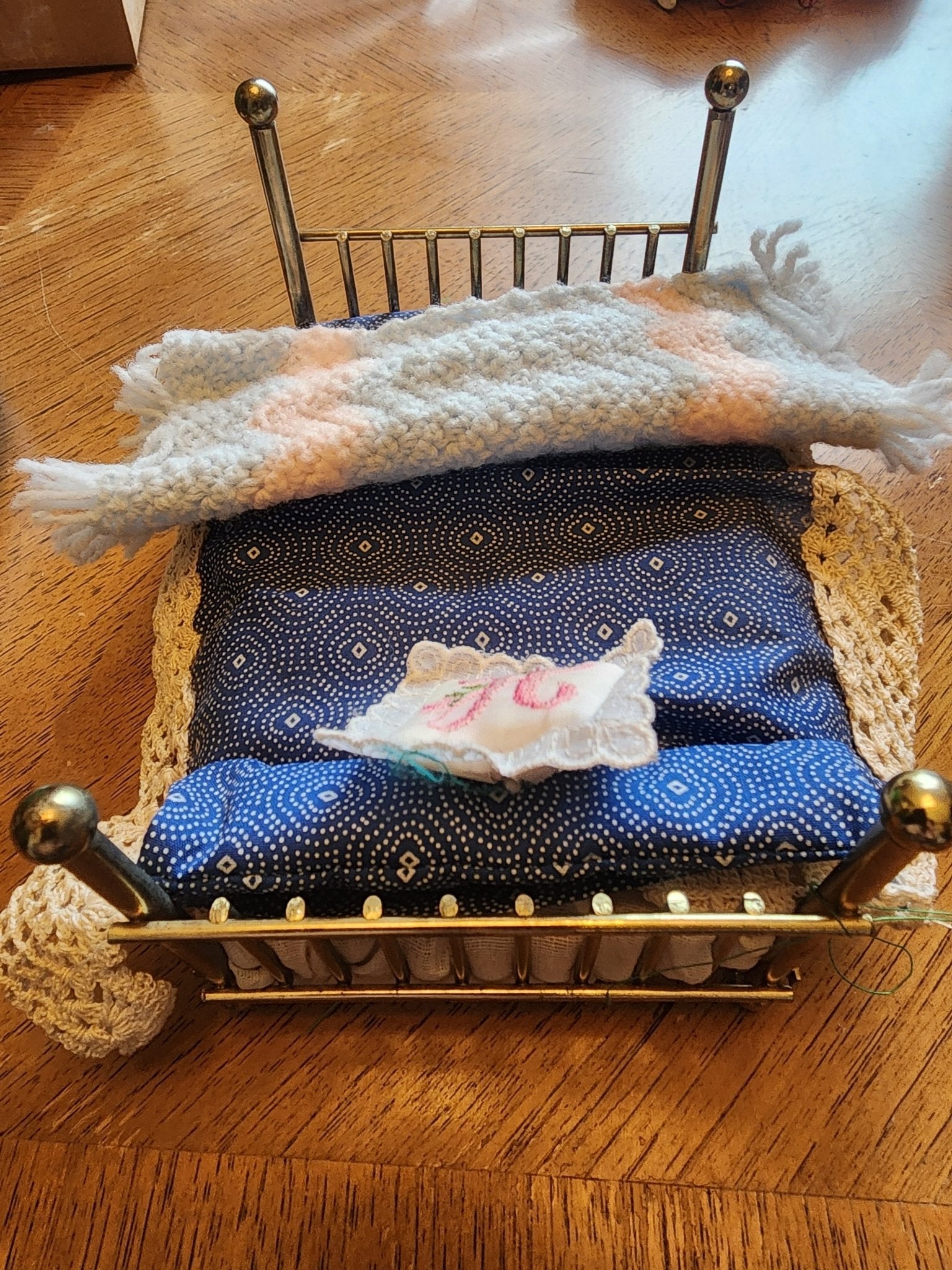 Brass Bed for Dollhouse includes, mattress, pillows and blankets. - I Bought a Yard Sale