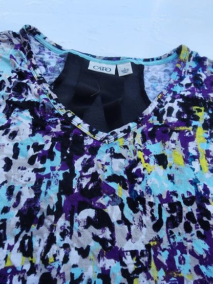 Cato Abstract Print v - neck Top - Women's Size Small - Excellent Condition! - I Bought a Yard Sale