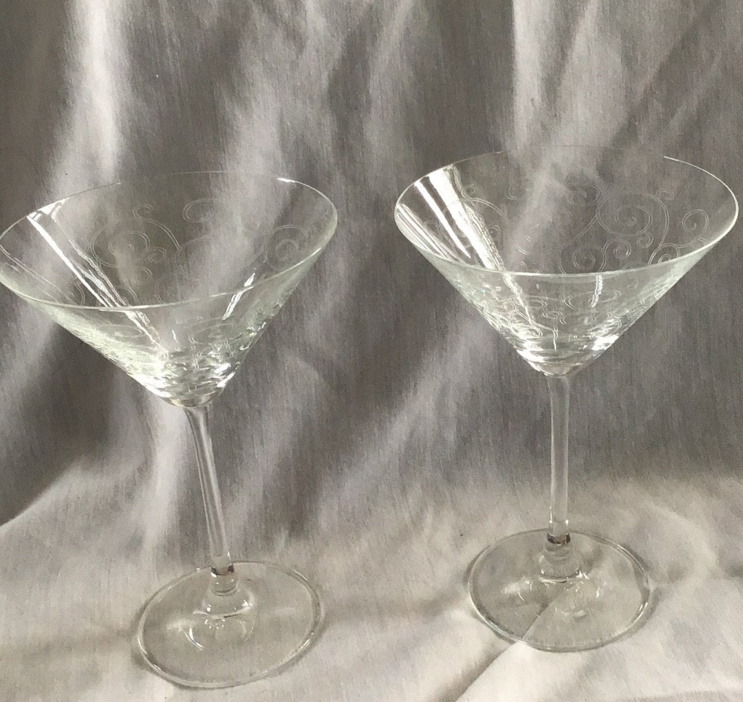 Cocktail Glasses with etched Swirls - I Bought a Yard Sale