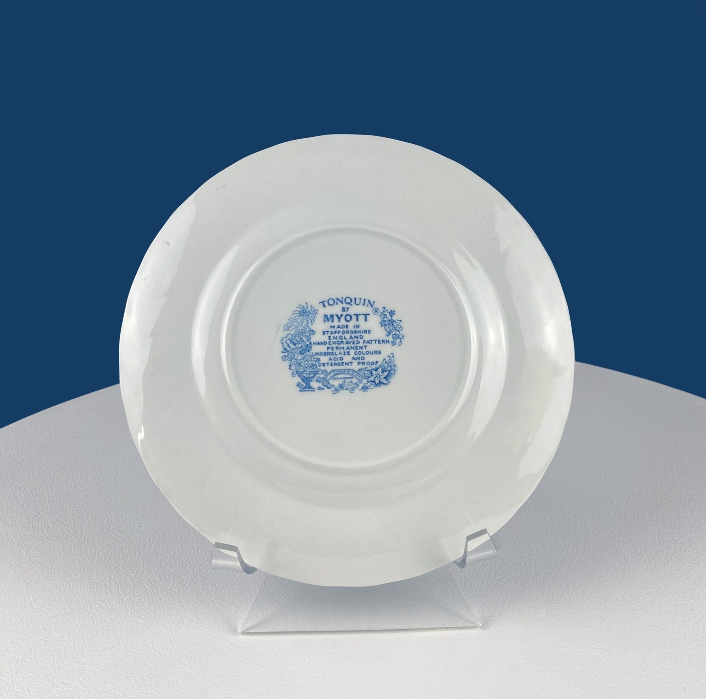 Collection of Fine English Blue White Tableware. 3 Plates & 2 Berry Bowls. Lochs of Scotland. Huddington Court. Tonquin by Mott. Rustic Home - I Bought a Yard Sale