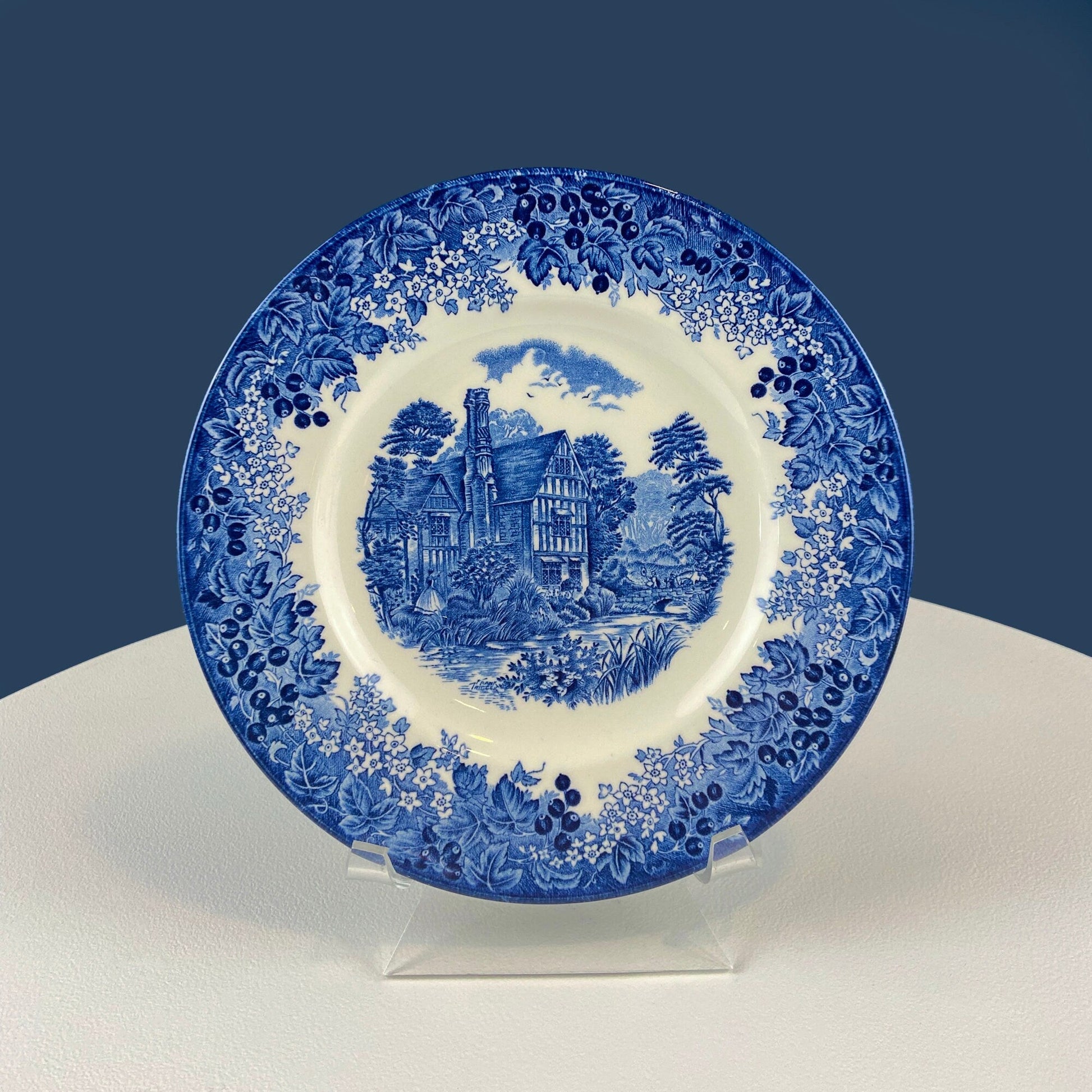 Collection of Fine English Blue White Tableware. 3 Plates & 2 Berry Bowls. Lochs of Scotland. Huddington Court. Tonquin by Mott. Rustic Home - I Bought a Yard Sale