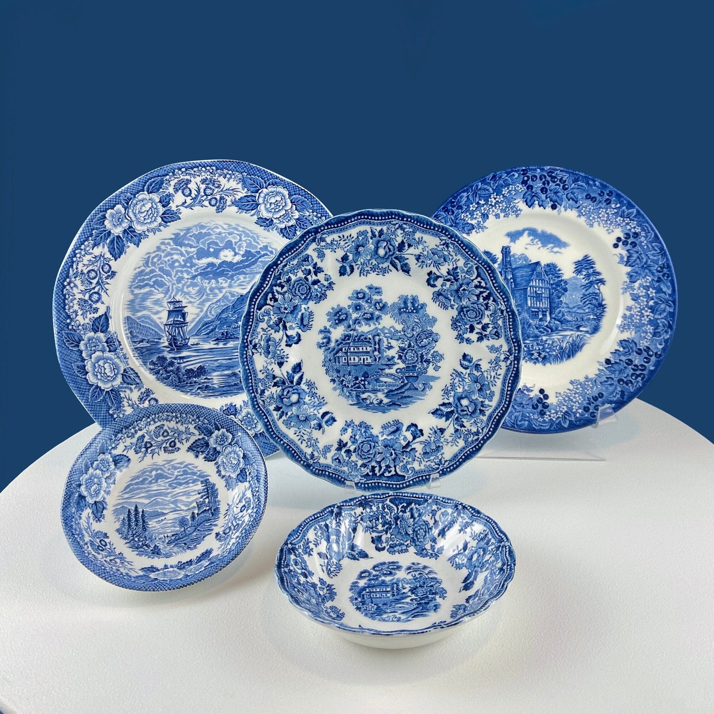 Collection of Fine English Blue White Tableware. 3 Plates & 2 Berry Bowls. Lochs of Scotland. Huddington Court. Tonquin by Mott. Rustic Home - I Bought a Yard Sale