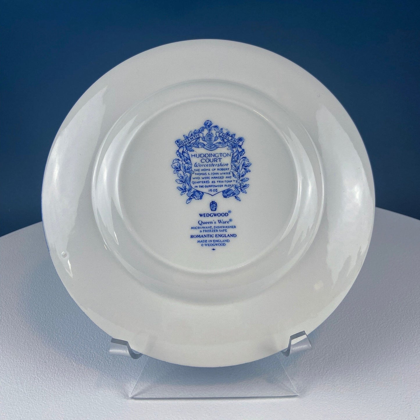 Collection of Fine English Blue White Tableware. 3 Plates & 2 Berry Bowls. Lochs of Scotland. Huddington Court. Tonquin by Mott. Rustic Home - I Bought a Yard Sale