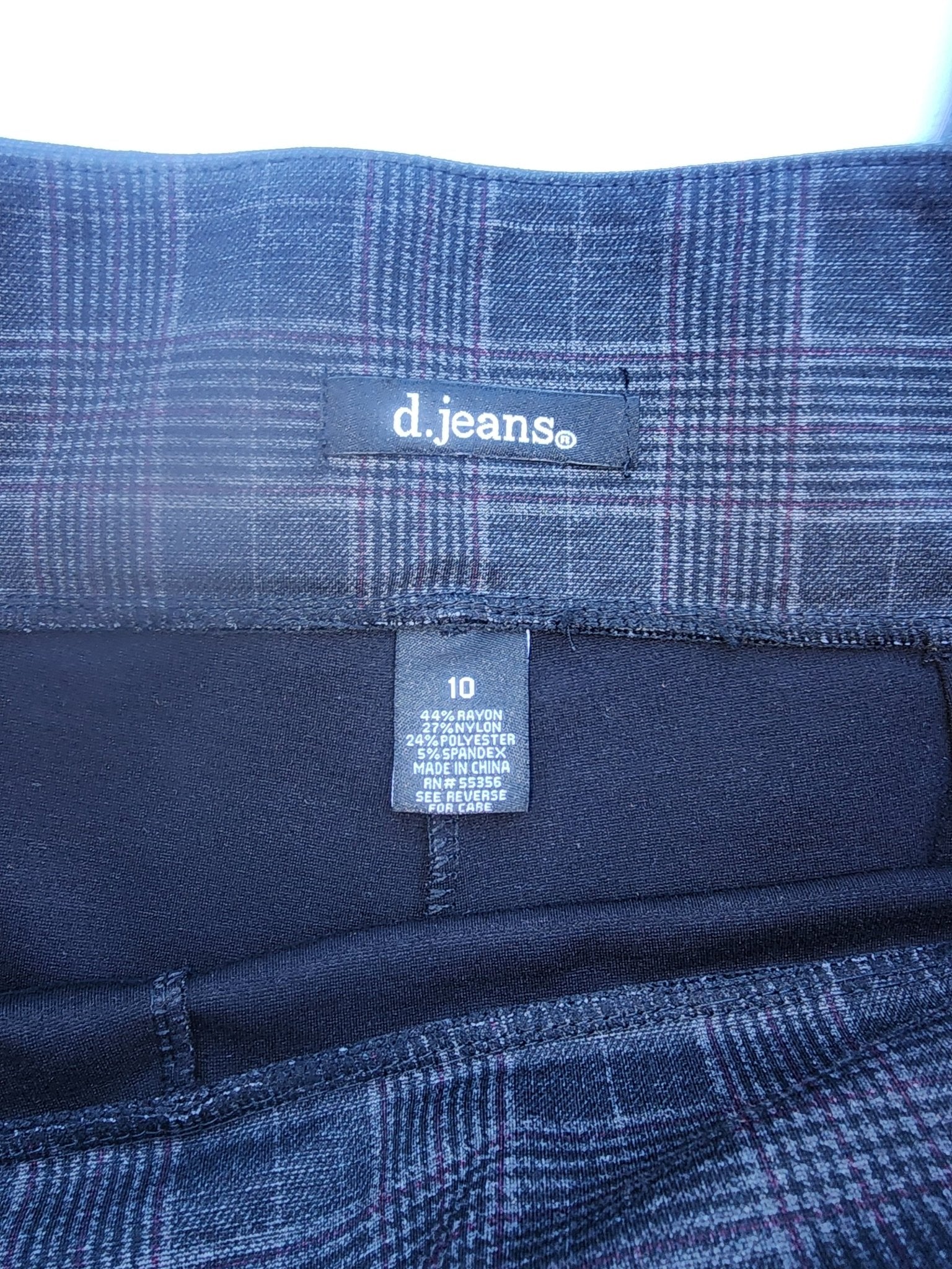D. JEANS Women’s gray plaid stretch Pants size 10 - I Bought a Yard Sale