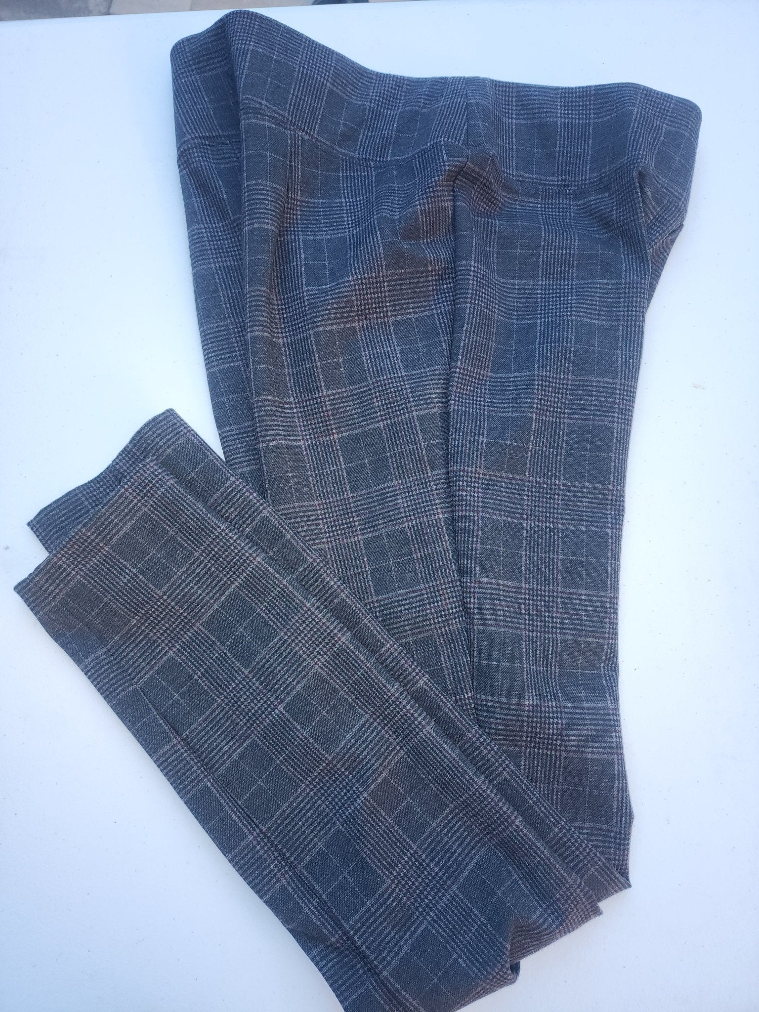 D. JEANS Women’s gray plaid stretch Pants size 10 - I Bought a Yard Sale