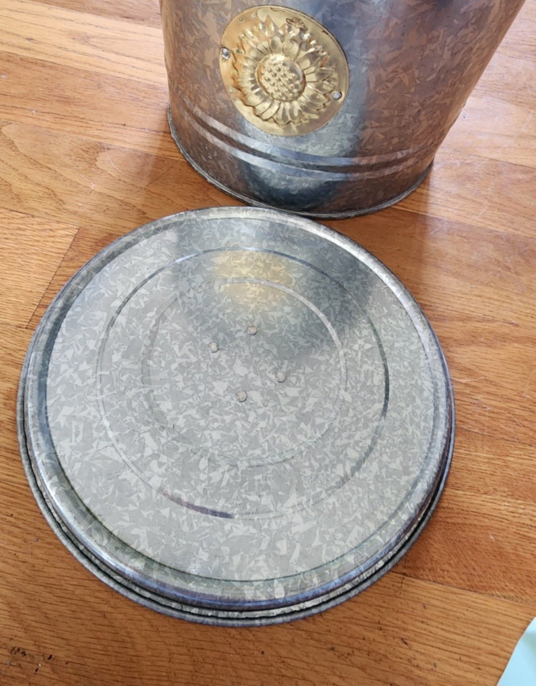 Galvanized metal ice bucket Lunch pail with lid - I Bought a Yard Sale