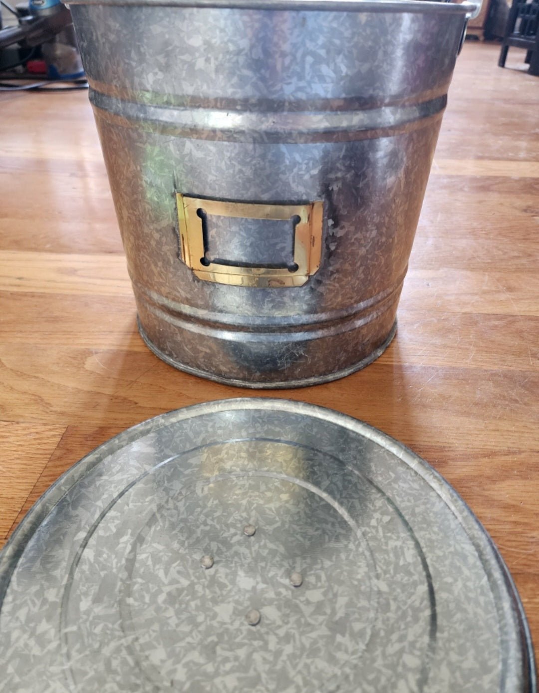 Galvanized metal ice bucket Lunch pail with lid - I Bought a Yard Sale