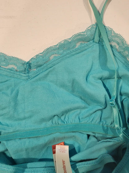 Girl's Jr. Turquoise Lacey Tank Top XL 19, Could also be a Women's small. - I Bought a Yard Sale