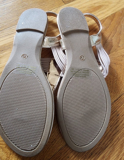 Glamorous Rose Gold Glitter Thong Sandals fits size 9.5 - I Bought a Yard Sale