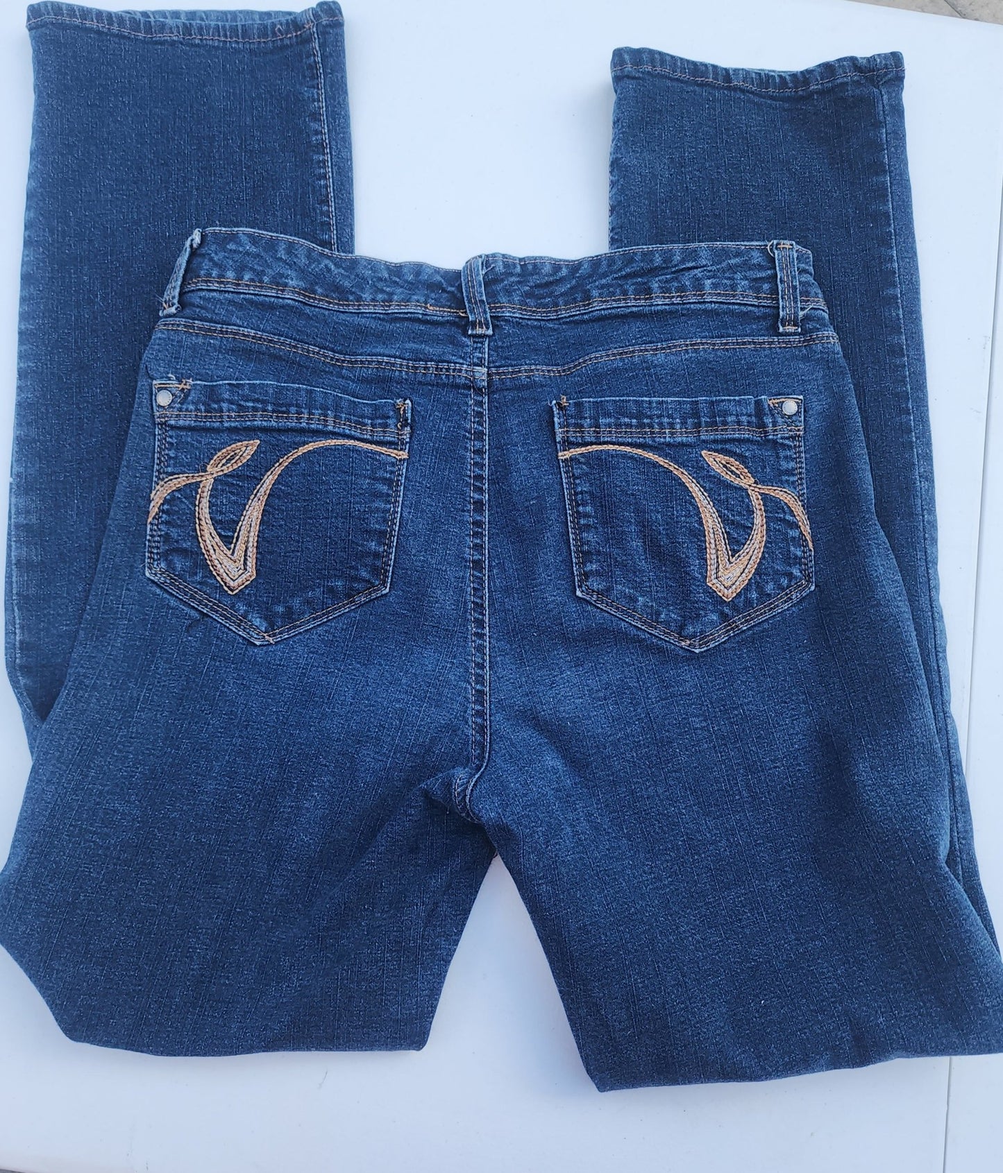 Gloria Vanderbilt Women's Blue Jeans Size 10 - I Bought a Yard Sale