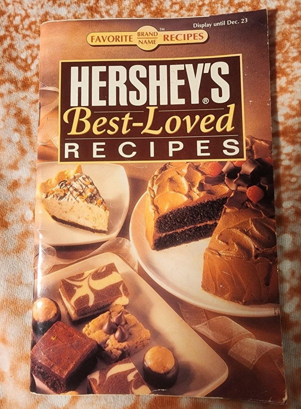 Hershey's Best - Loved Recipes Publications International PB, Cookbook - I Bought a Yard Sale
