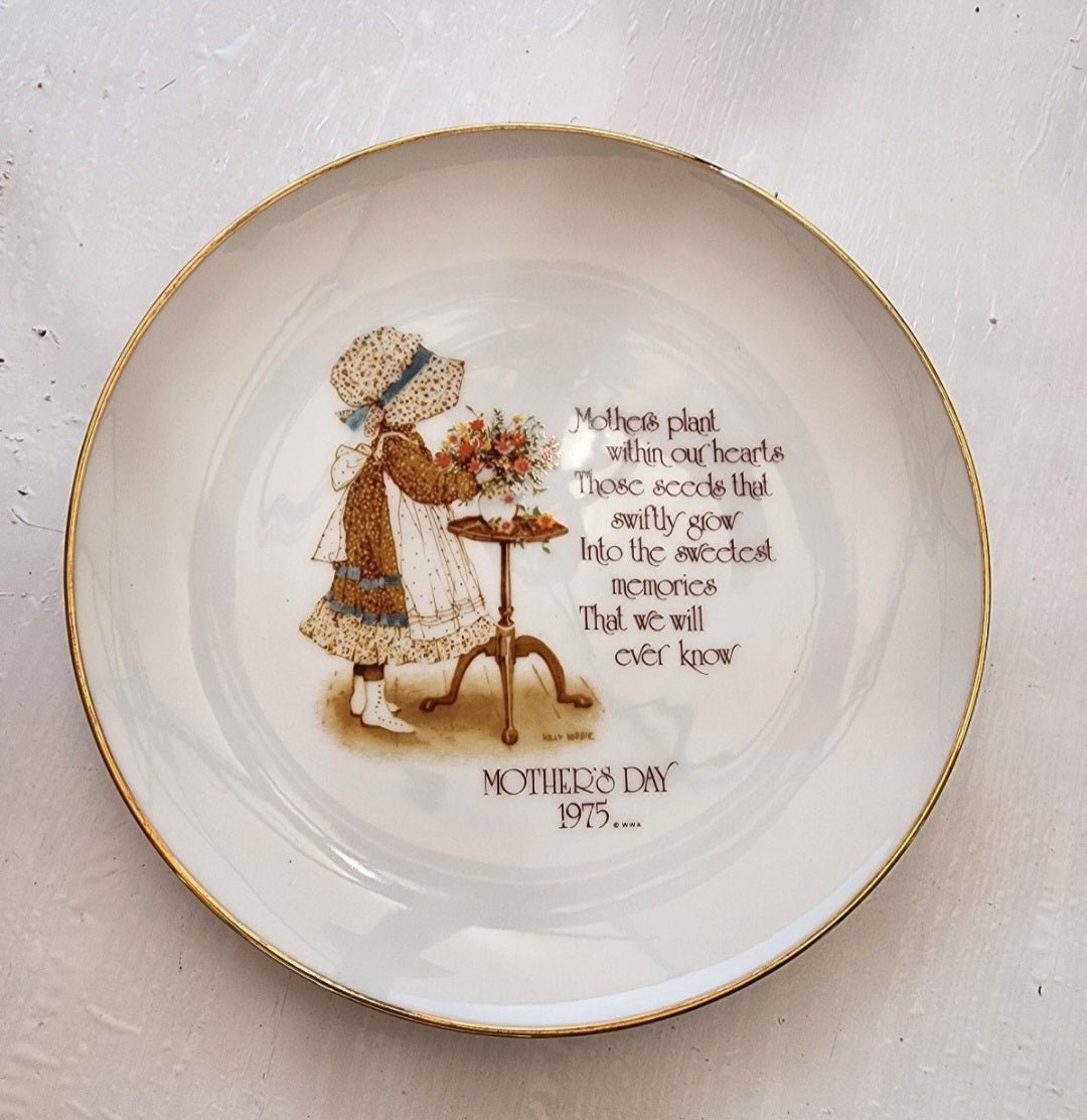 Holly Hobbie Mother's Day Porcelain Plate 1975 Commemorative Edition - I Bought a Yard Sale
