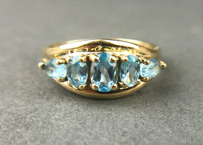 Vintage 10k Gold Ring with 5 Blue Topaz Stones