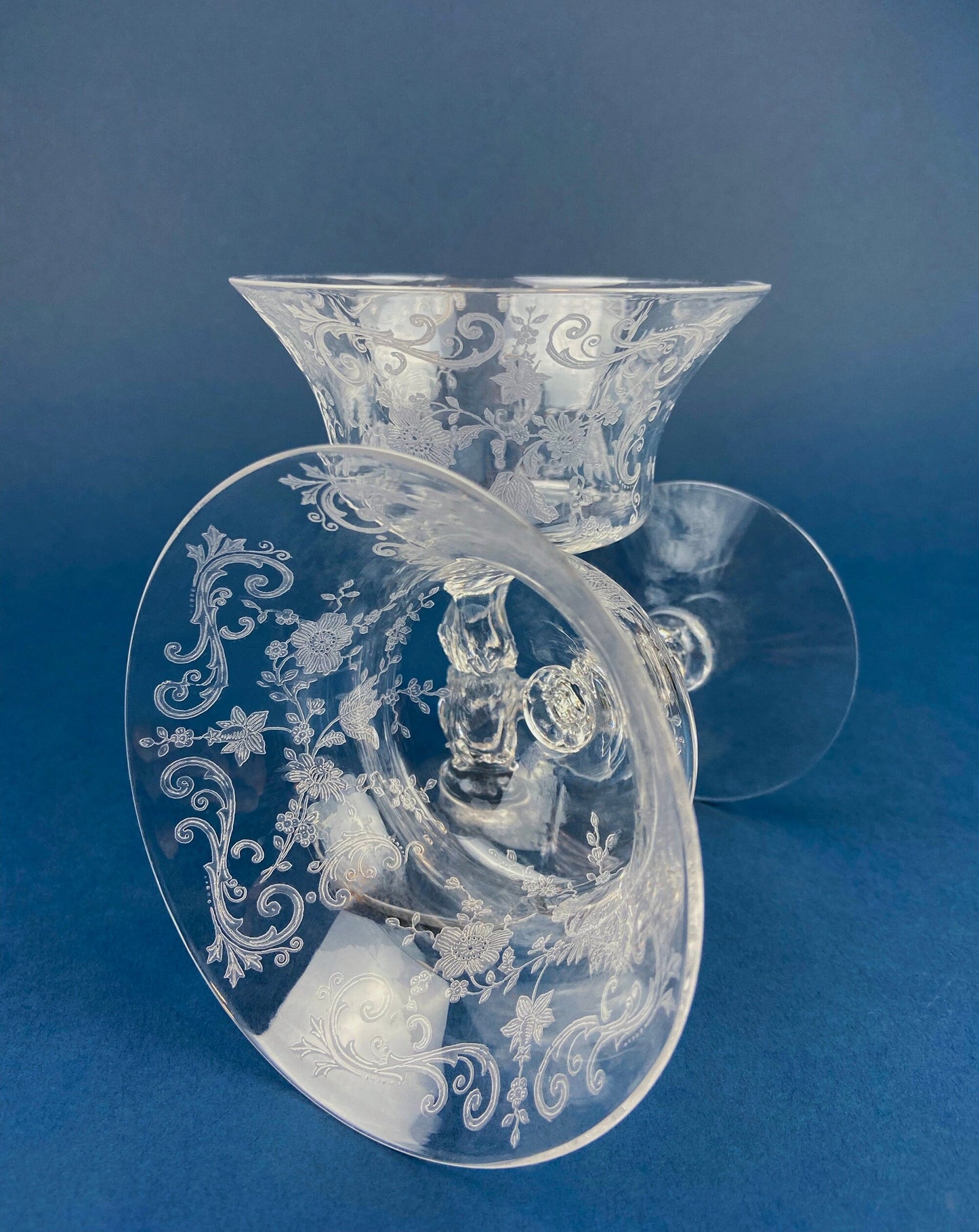 Cambridge Chantilly Low Sherbet Wine Glasses. Set of Nine Champagne Stemware. Vintage Collectible Glasses.