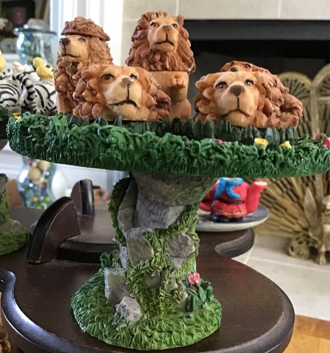 Lion Miniature Tea Set Resin Tray , Pot Sugar Creamer Cups & Saucer 8 Piece Set - I Bought a Yard Sale