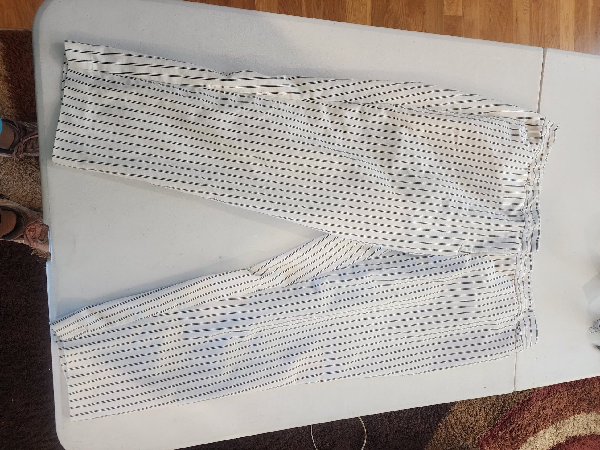 Liz Claiborne Capris white with Black Pinstripes Career Pants 16 XL - I Bought a Yard Sale