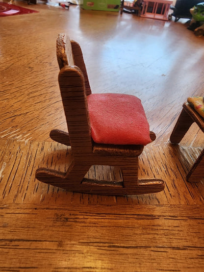 Ma's & Pa's Chair & Rocking Chair for doll house - I Bought a Yard Sale