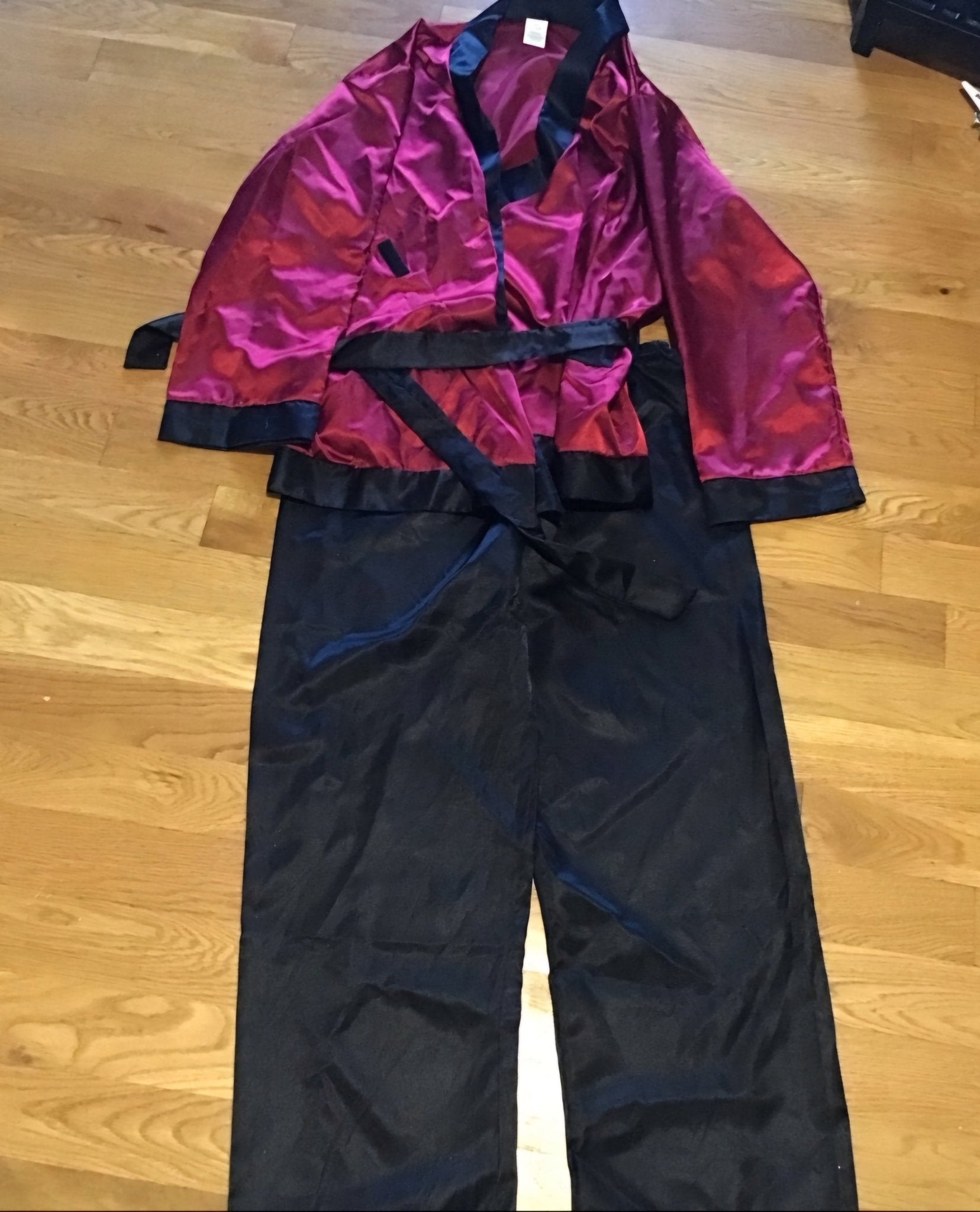 Men’s Most Interesting Man Silky Longewear XL - I Bought a Yard Sale