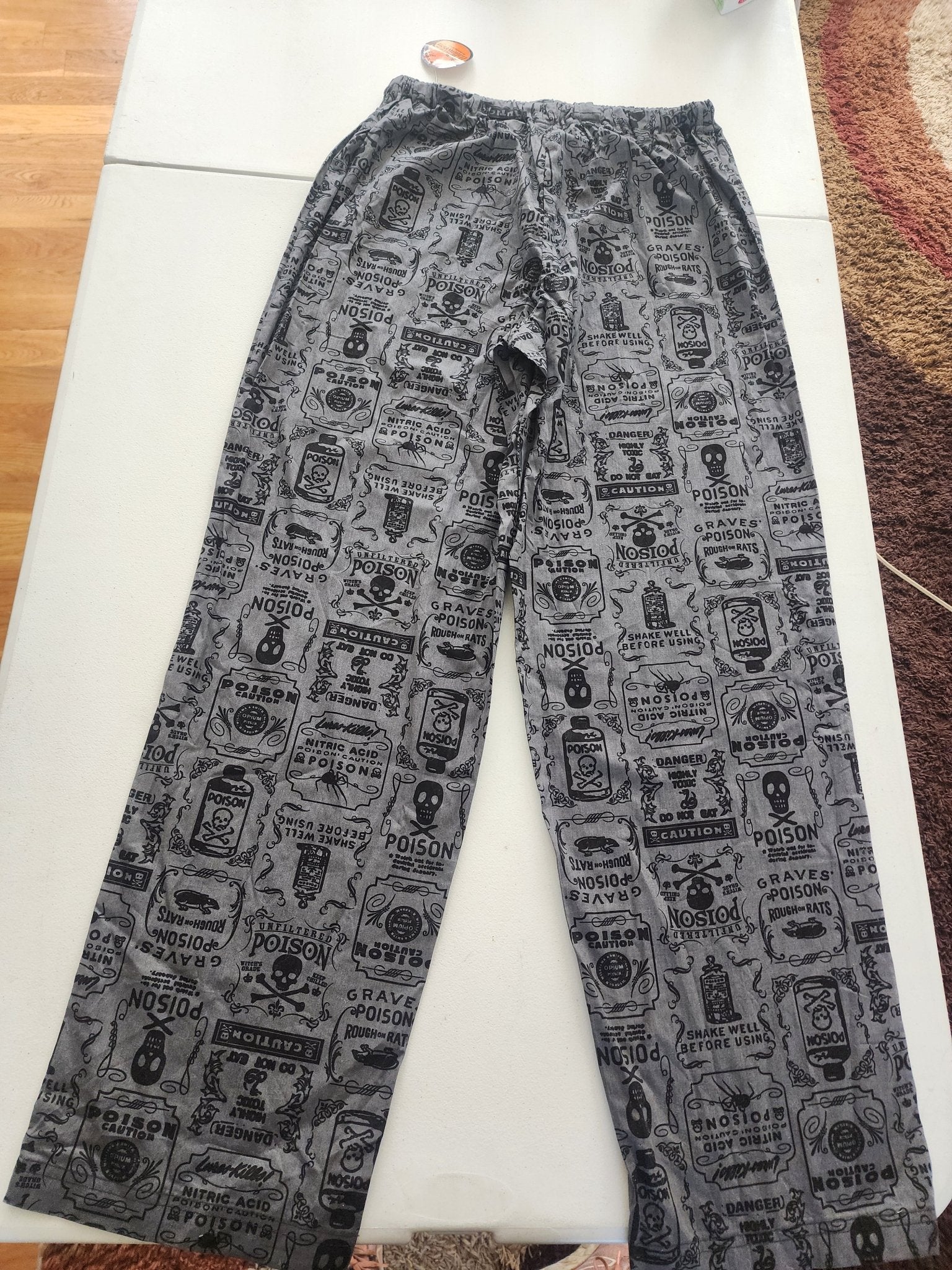 NEW Halloween Men's Lounge Pants S 28 - 30 - I Bought a Yard Sale