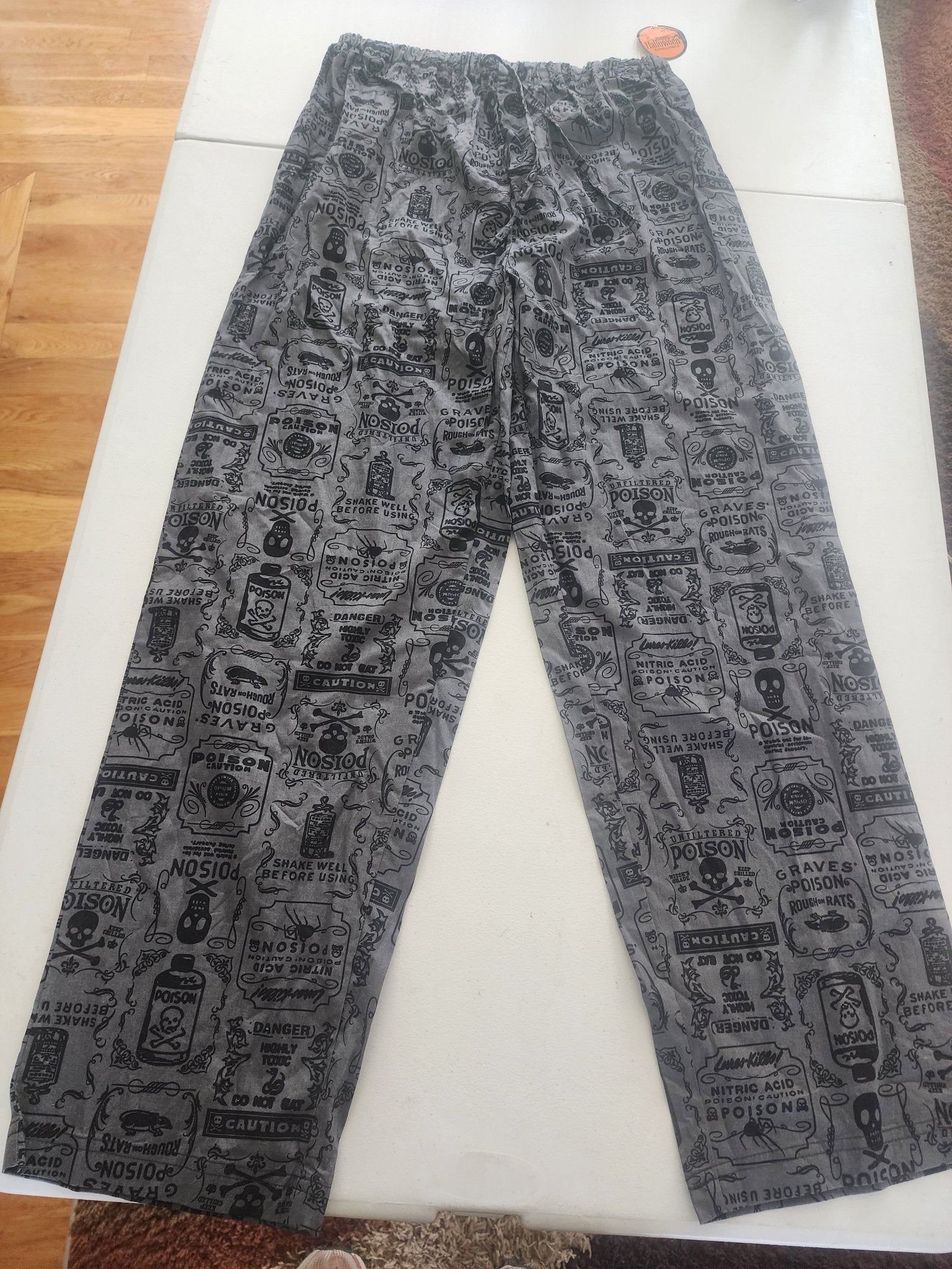 NEW Halloween Men's Lounge Pants S 28 - 30 - I Bought a Yard Sale