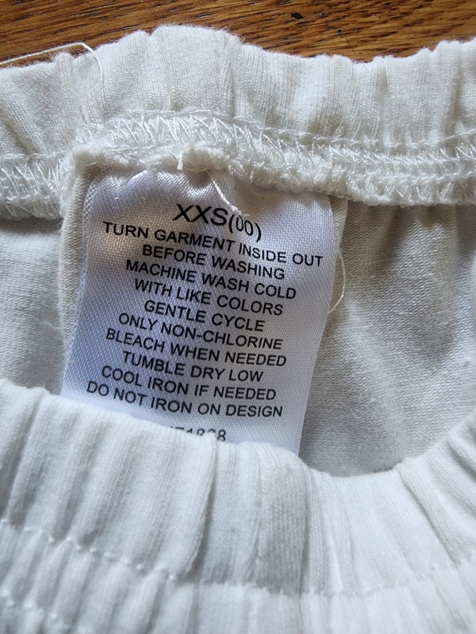New Snoopy Peanuts off white shorts XXS 0 - I Bought a Yard Sale