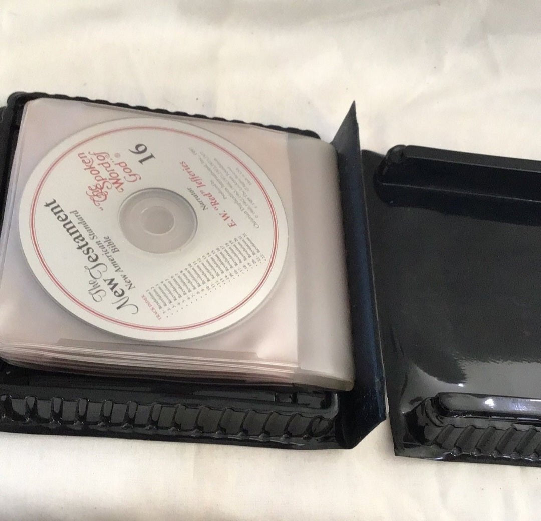 New Testament Deluxe Bible 16 CD Matthew - Revelation - I Bought a Yard Sale