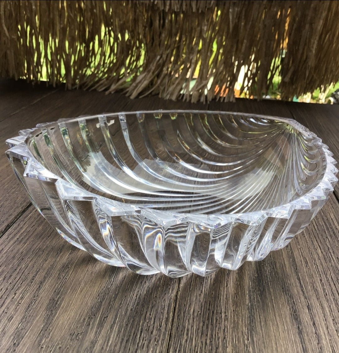 Scalloped Shell Bowl - Candy Dish, Serving, Decor - 8.5" x 9" - I Bought a Yard Sale