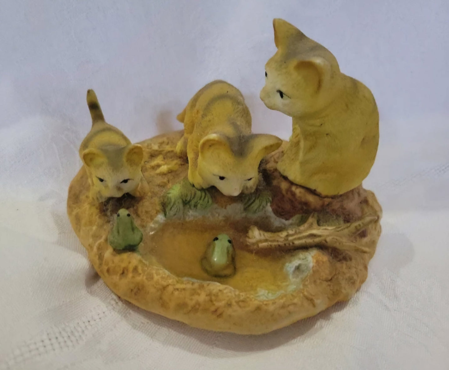 Sweet 1988 Kitten & Frog Figurine Trio of Curious Cats by the Pond - I Bought a Yard Sale