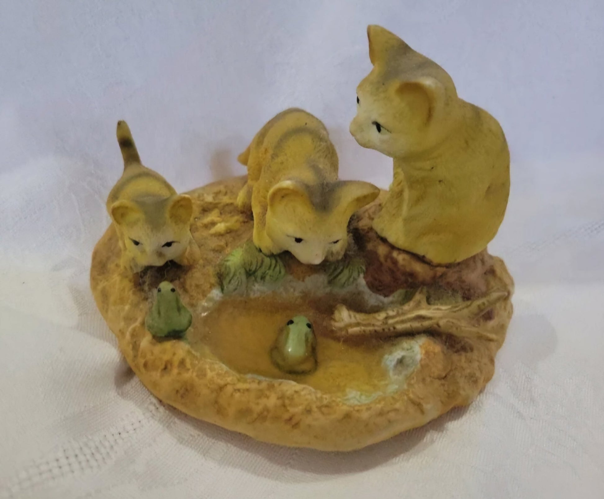 Sweet 1988 Kitten & Frog Figurine Trio of Curious Cats by the Pond - I Bought a Yard Sale