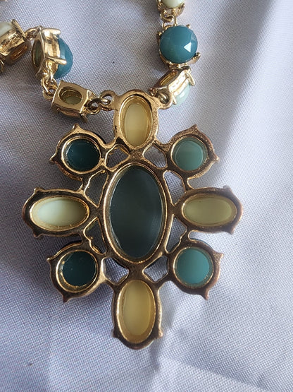 This vintage necklace features a stunning cluster of teal and cream stones - I Bought a Yard Sale