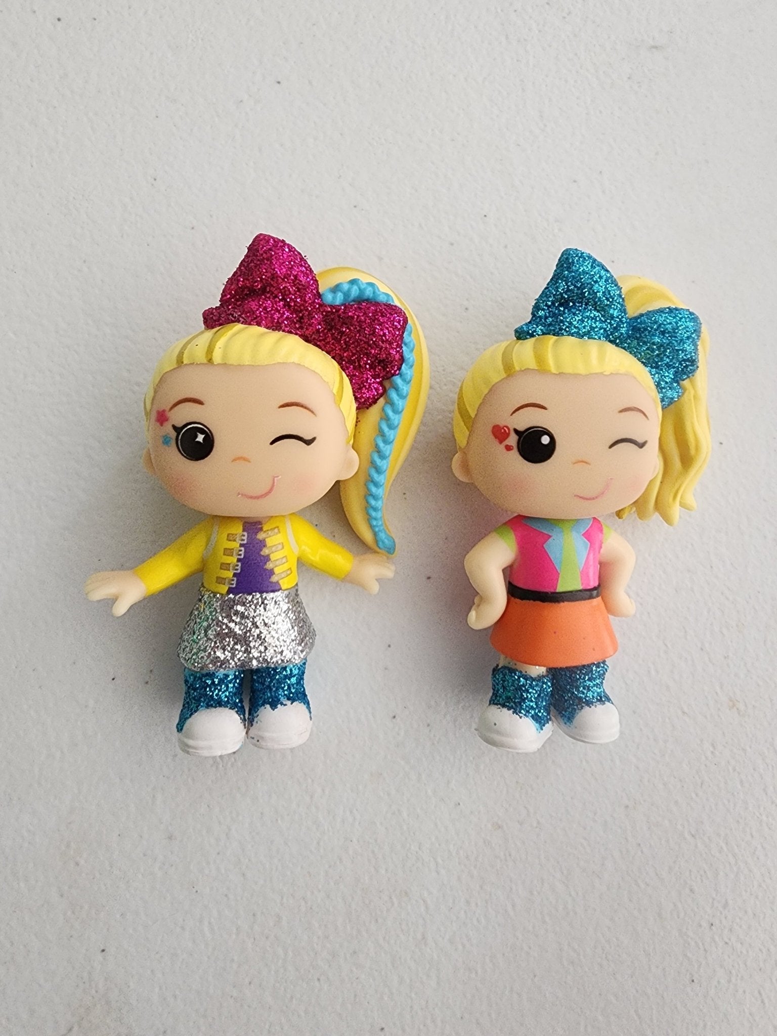 Two Nickelodeon Jojo Siwa Live Your Dream 3" Inch Mini Collectible Figures 2019 - I Bought a Yard Sale