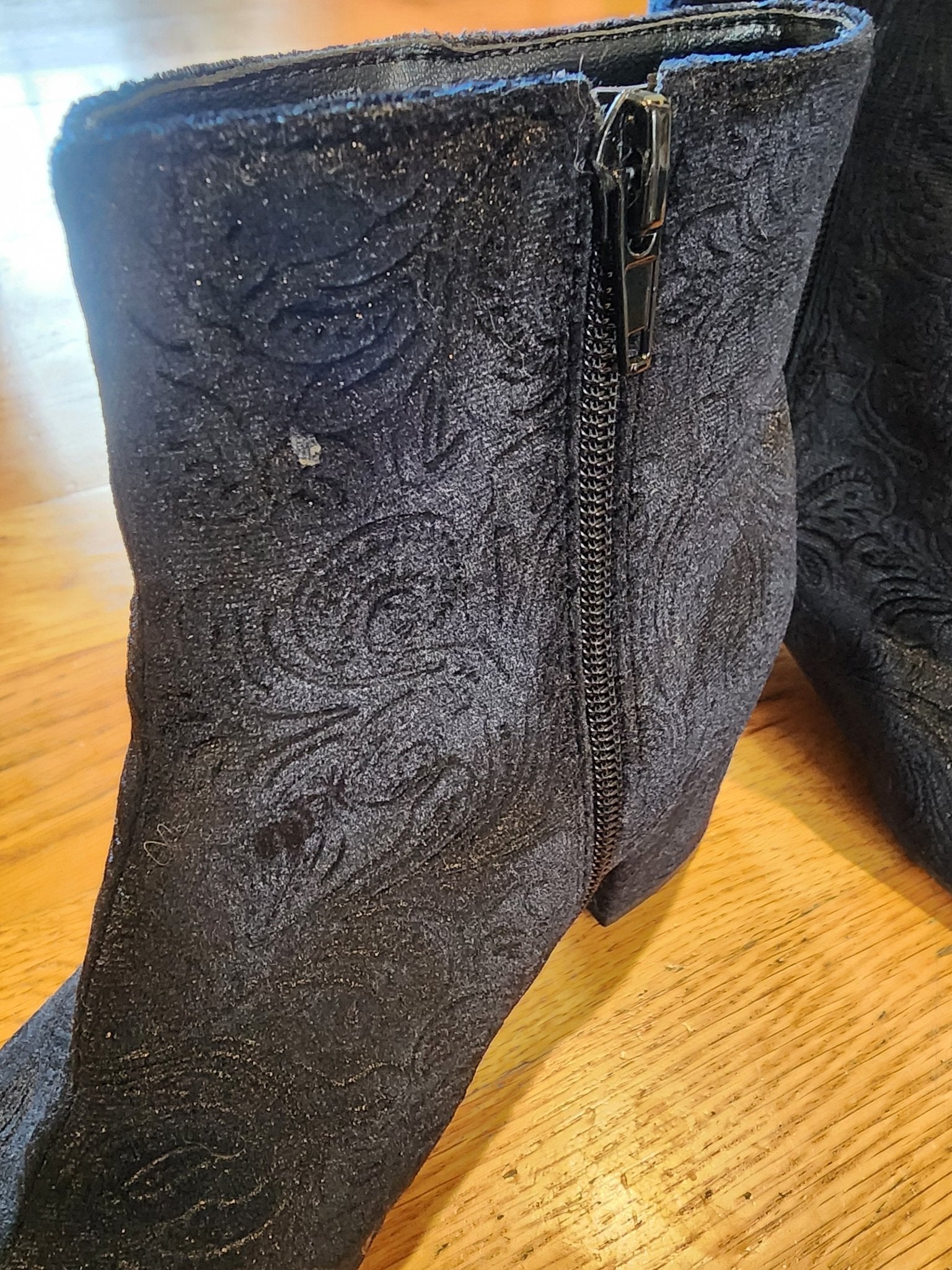 UNISA black velvet paisley embossed Boots size 8 - I Bought a Yard Sale