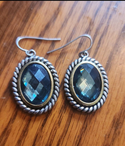 Vintage Earrings from 90s with a Teal Jewel and silver tone - I Bought a Yard Sale