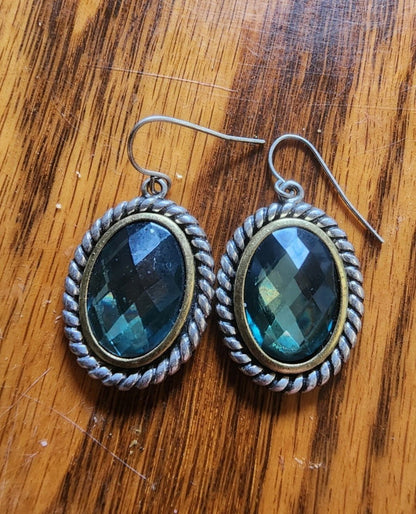 Vintage Earrings from 90s with a Teal Jewel and silver tone - I Bought a Yard Sale