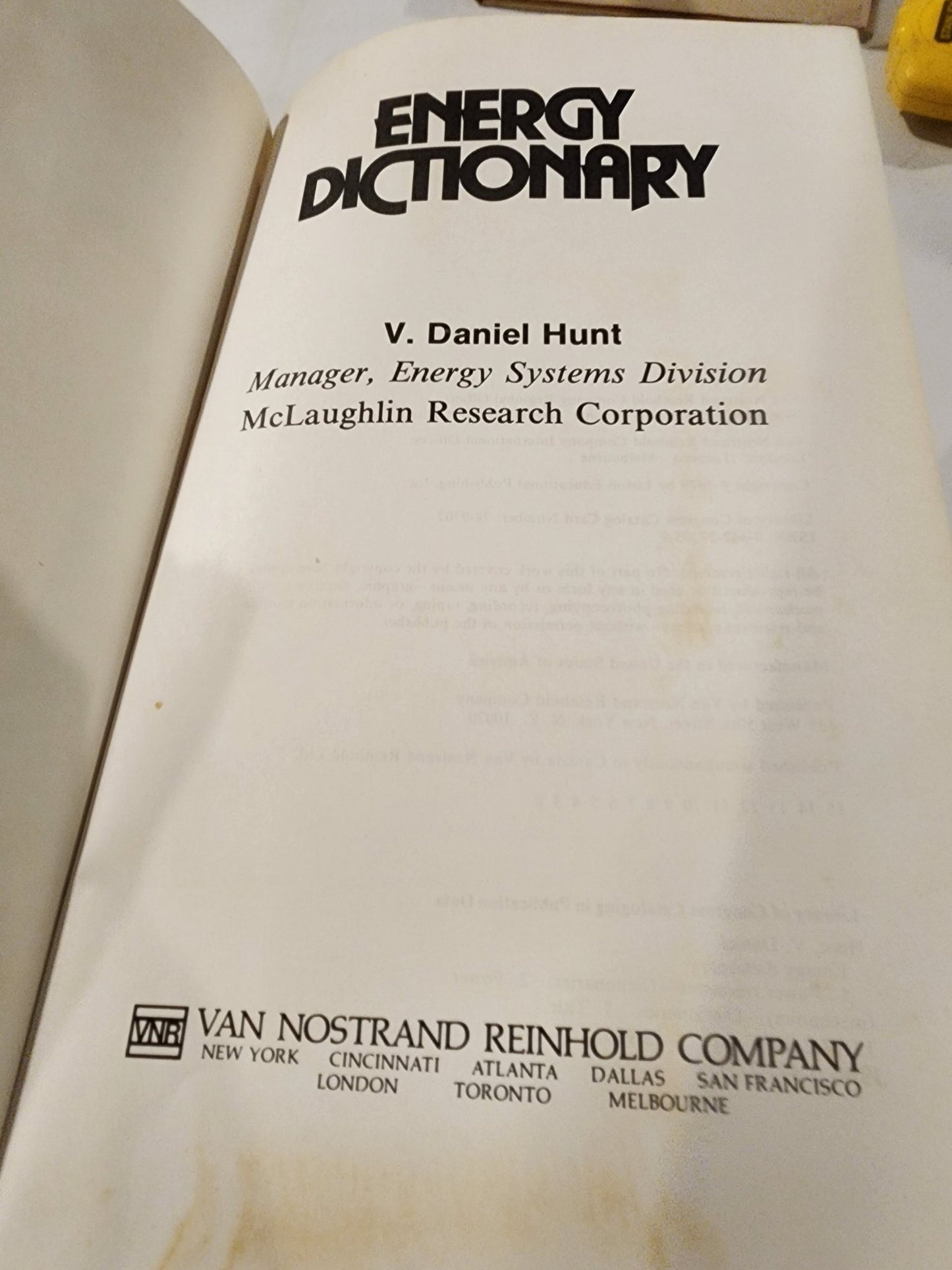 Vintage Energy Dictionary by Hunt, V. Daniel Hardback book 1979 - I Bought a Yard Sale