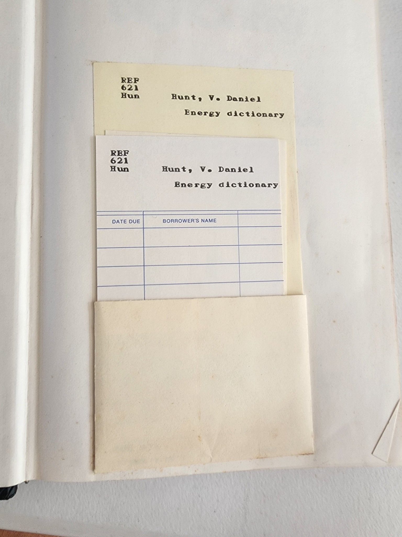 Vintage Energy Dictionary by Hunt, V. Daniel Hardback book 1979 - I Bought a Yard Sale