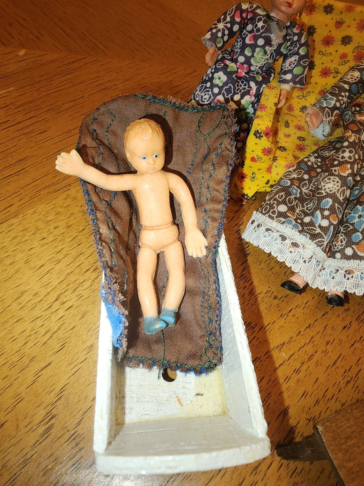 Vintage German Caco Dolls Family of 5 with furniture - I Bought a Yard Sale
