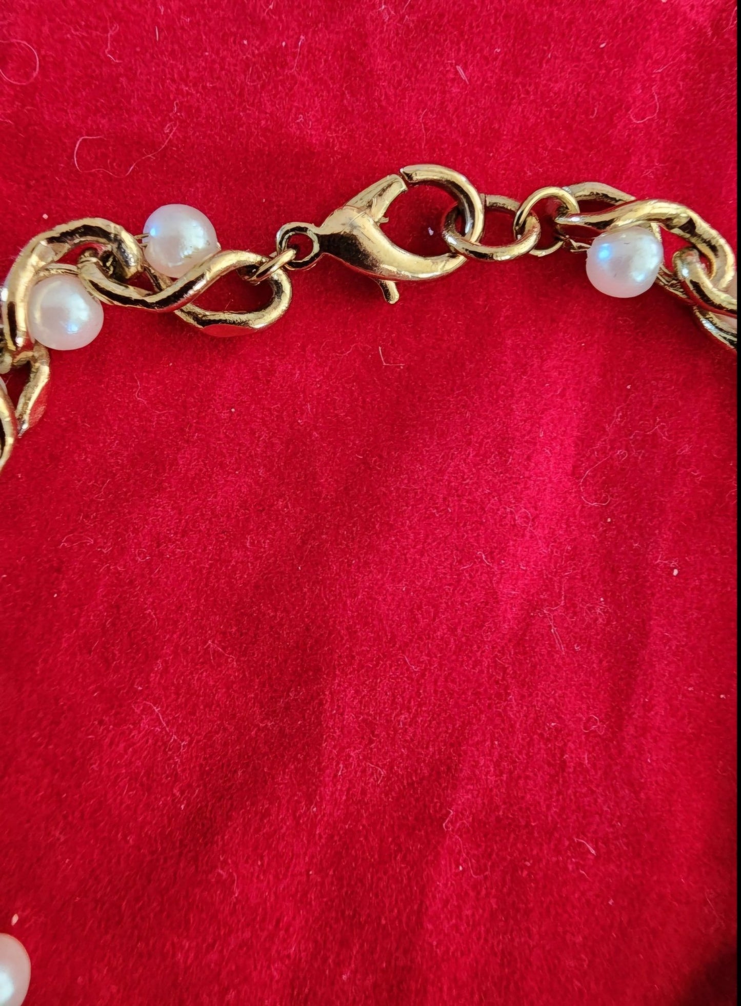Vintage Gold tone Bracelet with Lustrous Faux Pearls - I Bought a Yard Sale
