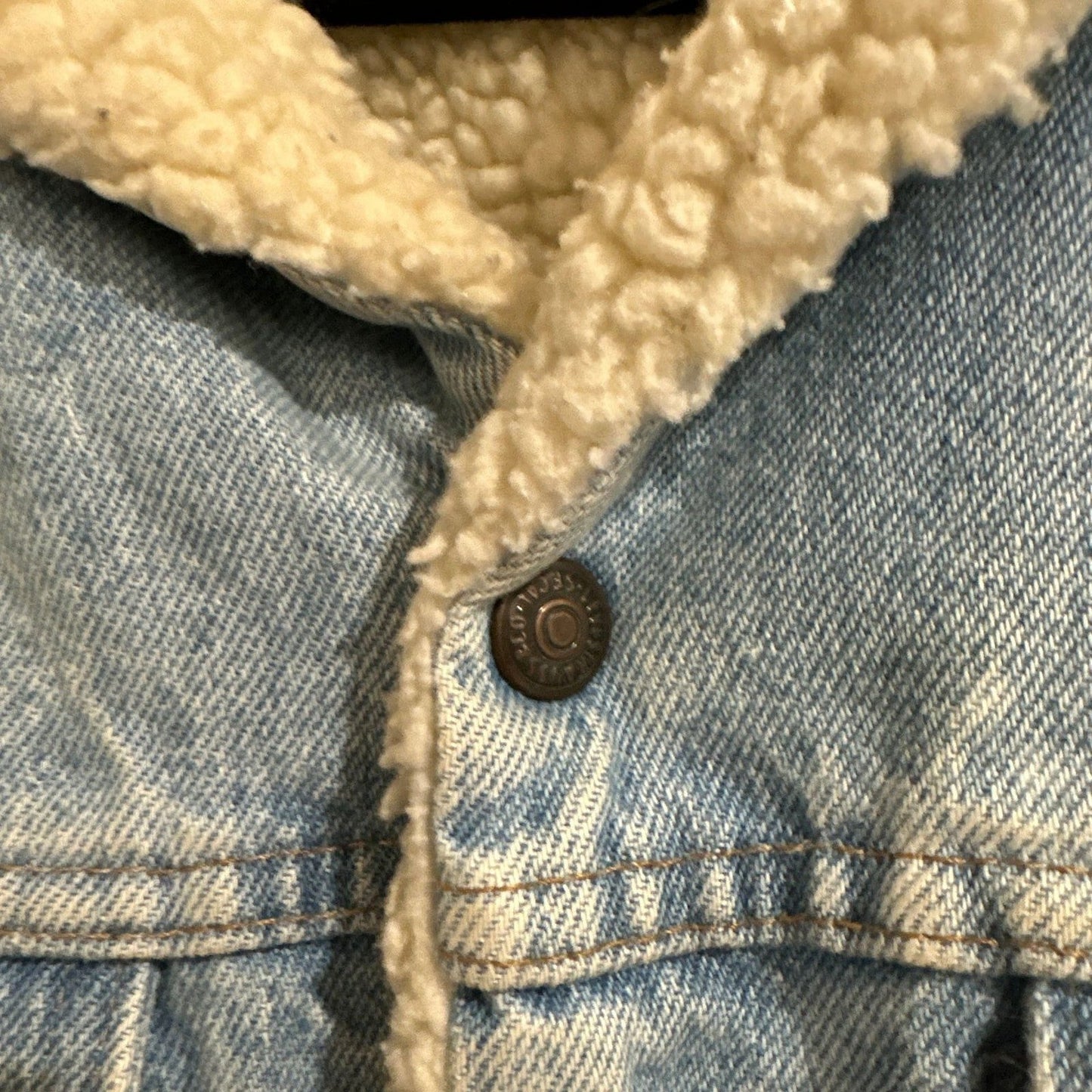 Vintage Levi's Sherpa Lined Denim Trucker Jacket - Light Wash Orange Tab - I Bought a Yard Sale