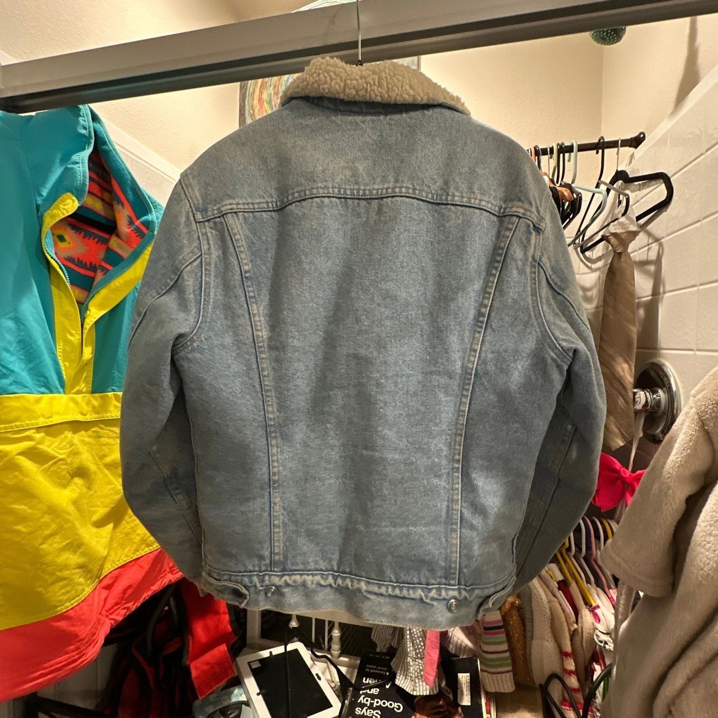 Vintage Levi's Sherpa Lined Denim Trucker Jacket - Light Wash Orange Tab - I Bought a Yard Sale