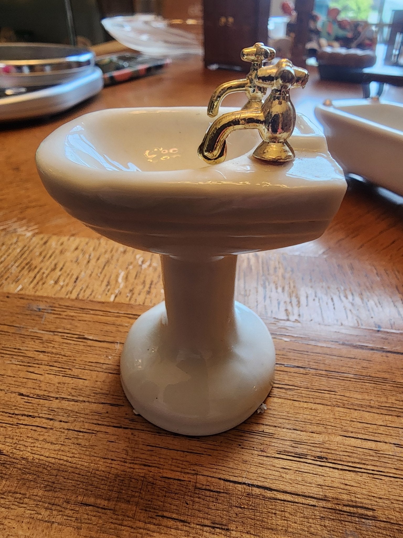 Vintage Porcelain tub and sink for Doll House - I Bought a Yard Sale