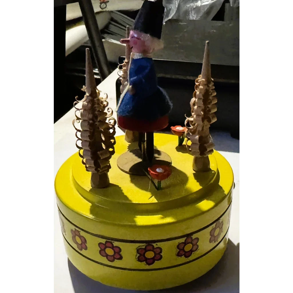 Vintage Reuge Swiss Movement Music Box 🎵 Dancing Folk Figure Lara's Theme German Erzgebirge