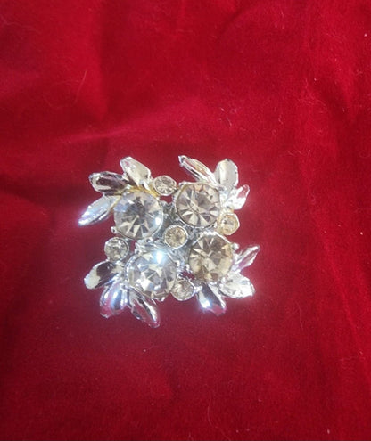Vintage rhinestone Cluster brooch - I Bought a Yard Sale