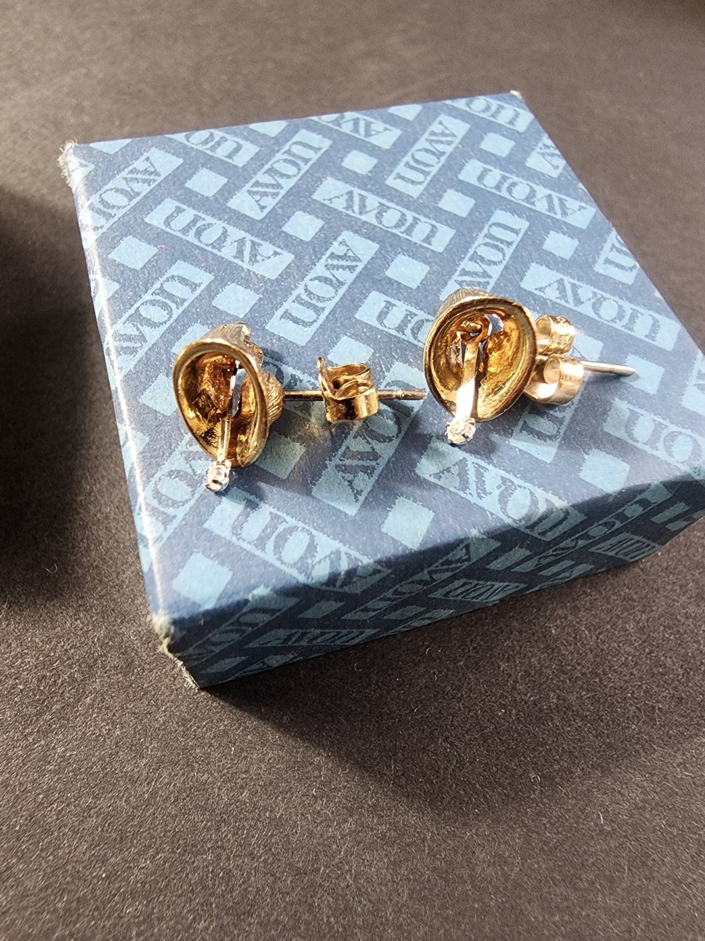 VTG 70s Avon Delicate Bells Christmas Holiday Dainty Gold Tone pierced Earrings - I Bought a Yard Sale